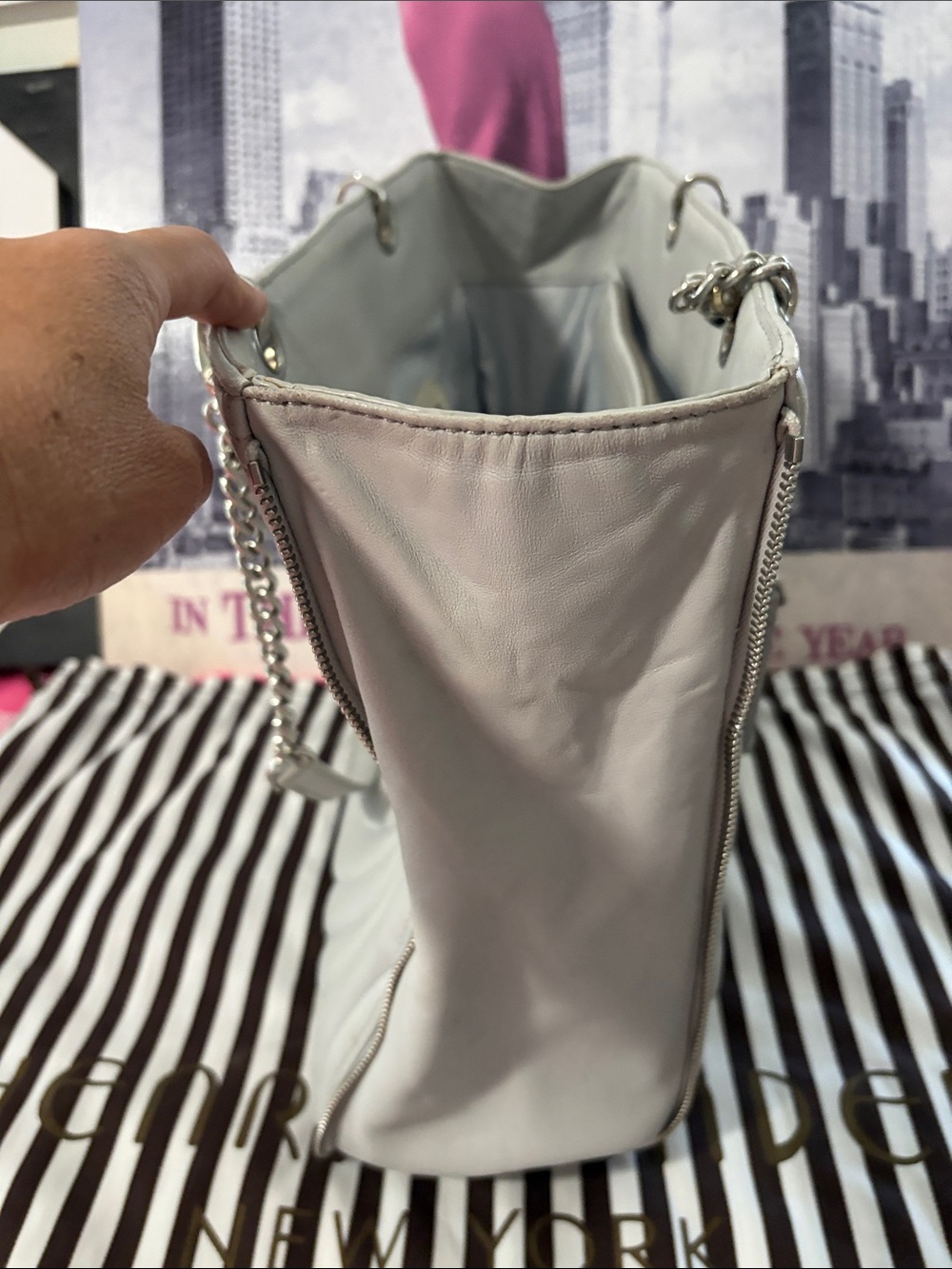 Henri Bendel No 7 Quilted lambskinnTote Bag in Light Gray - Picture 13 of 16